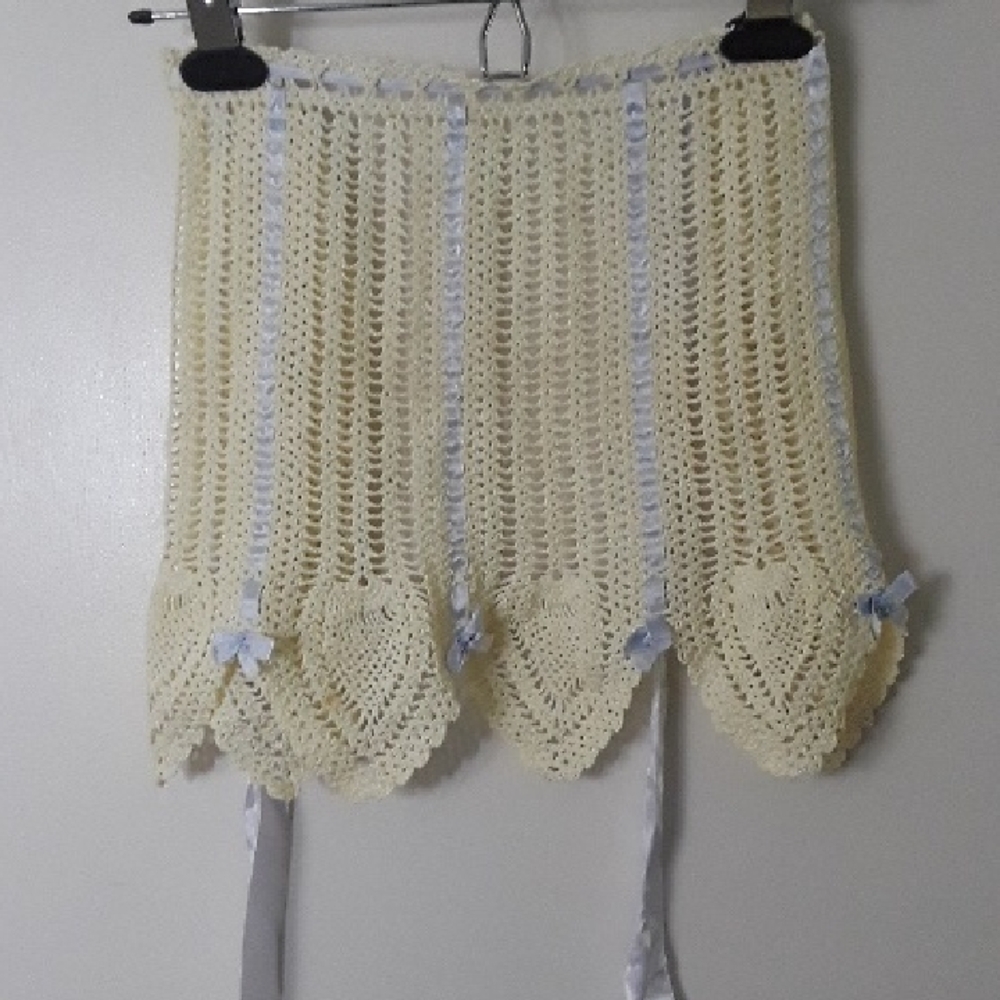 💖Vintage Hand-Crocheted Coquette Apron with Satin Ribbon & Bows, Small